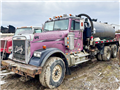 2001 Freightliner FLD120SD Water Truck Freightliner FLD120SD Tandem Axle Water Truck Image